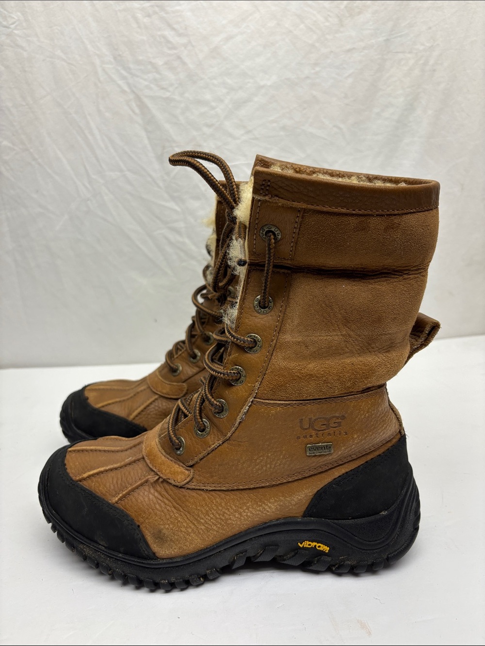 Ugg Event Waterproof boots, SZ 6 women’s, box 52